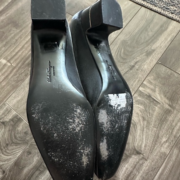 Vintage Ferragamo heels - Picture 4 of 5